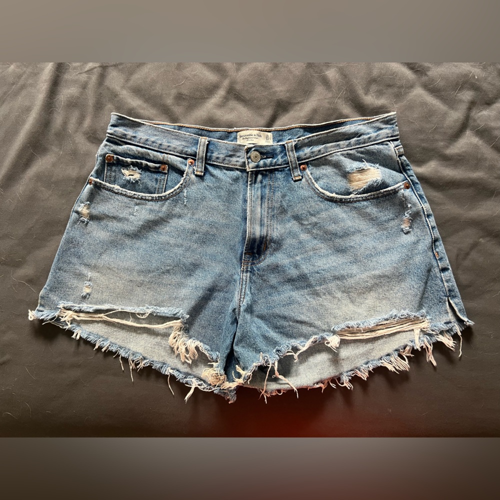 Abercrombie & Fitch Mid Rise Boyfriend Curve Love shorts